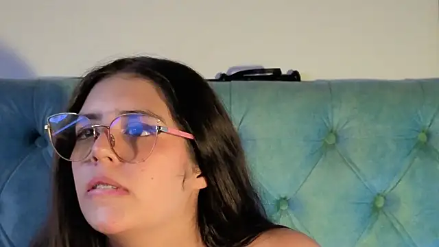 Snapshot of Paola_Lyon_ chatting on 09.27.25 Paola Lyon online show from 09.27.25