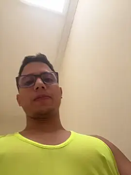 Snapshot of xTommy_Steigerx chatting on 10.05.25 xTommy Steigerx online show from 10.05.25