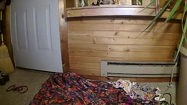 Snapshot of lyra_rose chatting on 01.25.25 lyra rose online show from 01.25.25