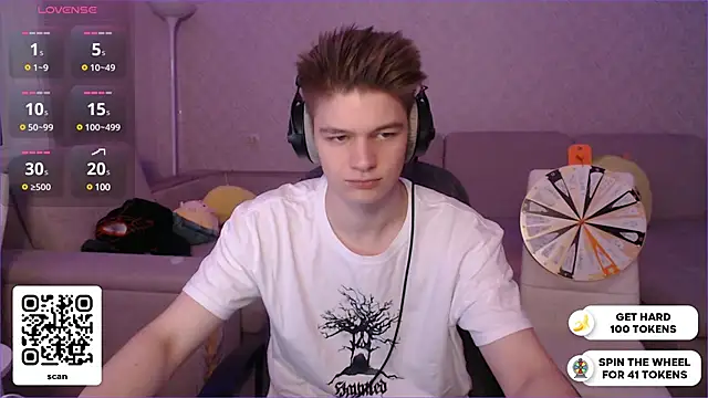 Snapshot of dantebigboi300 chatting on 12.12.24 dantebigboi300 online show from 12.12.24