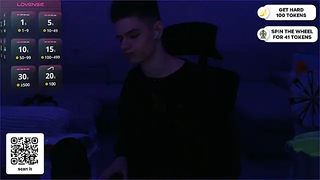 Snapshot of dantebigboi300 chatting on 01.26.25 dantebigboi300 online show from 01.26.25