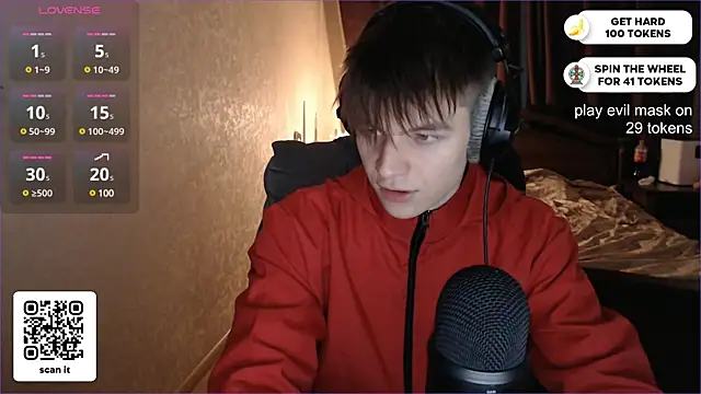 Snapshot of dantebigboi300 chatting on 02.11.25 dantebigboi300 online show from 02.11.25