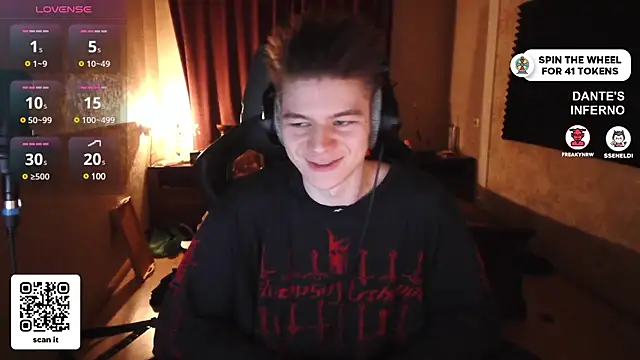 Snapshot of dantebigboi300 chatting on 03.07.25 dantebigboi300 online show from 03.07.25