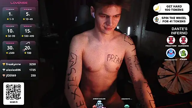 Snapshot of dantebigboi300 chatting on 03.10.25 dantebigboi300 online show from 03.10.25