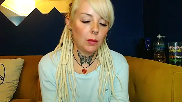 pixiedreadx online show from 10.20.25