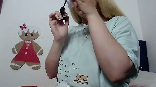 Snapshot of 69liamilk69 chatting on 10.05.25 69liamilk69 online show from 10.05.25