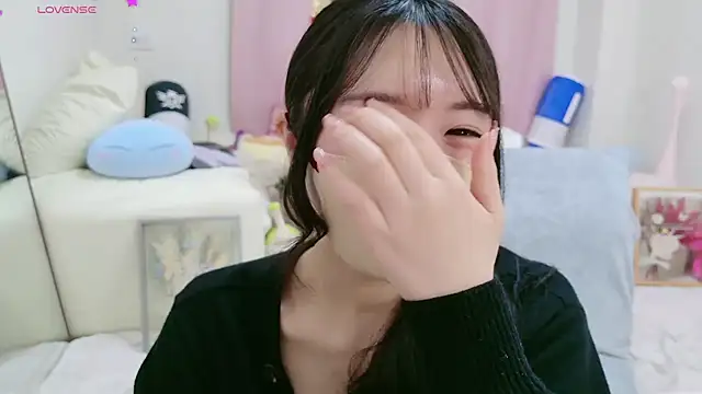 Snapshot of anchan_ chatting on 12.20.24 anchan online show from 12.20.24