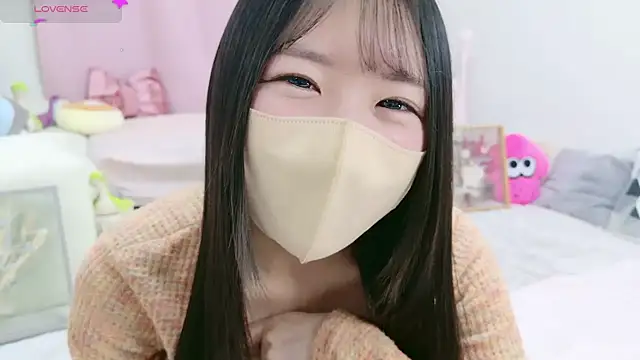 Snapshot of anchan_ chatting on 12.29.24 anchan online show from 12.29.24
