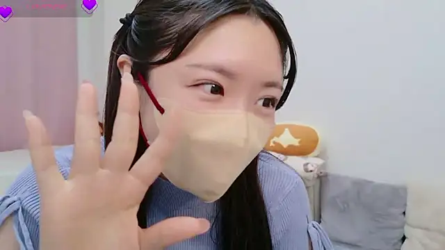 Snapshot of anchan_ chatting on 10.16.25 anchan online show from 10.16.25