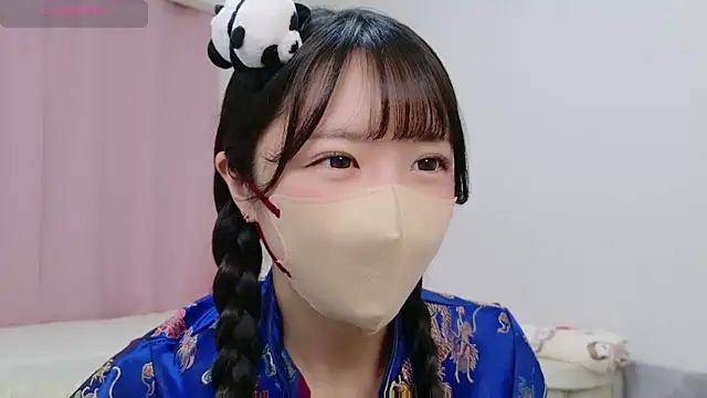 Snapshot of anchan_ chatting on 10.17.25 anchan online show from 10.17.25