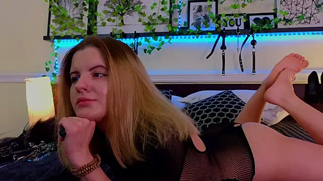 EvaTyrell online show from 12.03.24