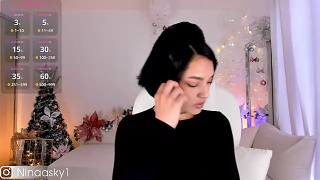 Snapshot of ninaa_sky chatting on 12.21.24 ninaa sky online show from 12.21.24