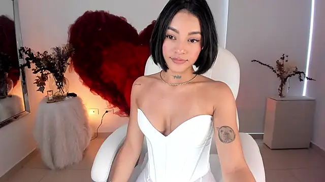 Snapshot of ninaa_sky chatting on 02.16.25 ninaa sky online show from 02.16.25