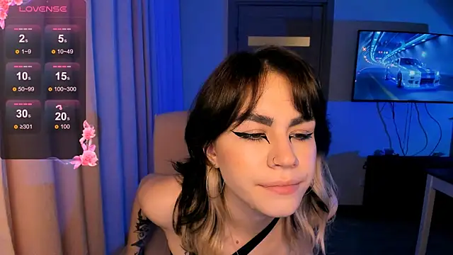 Snapshot of _selectrra chatting on 12.18.24  selectrra online show from 12.18.24