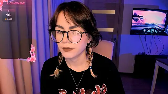 Snapshot of _selectrra chatting on 12.19.24  selectrra online show from 12.19.24