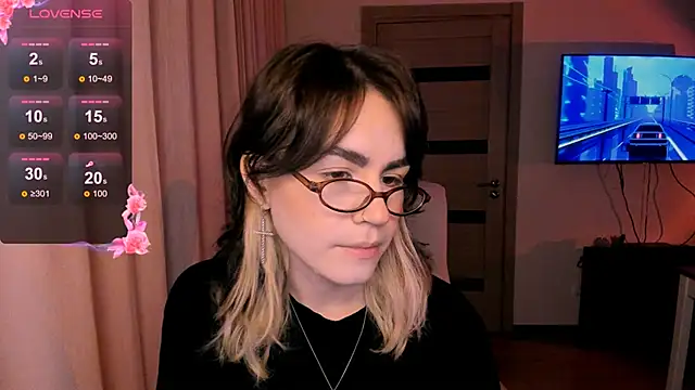 Snapshot of _selectrra chatting on 12.24.24  selectrra online show from 12.24.24