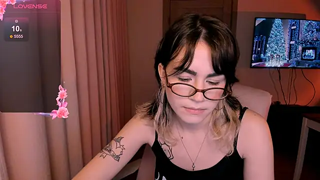 Snapshot of _selectrra chatting on 12.25.24  selectrra online show from 12.25.24