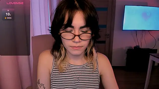 Snapshot of _selectrra chatting on 01.15.25  selectrra online show from 01.15.25