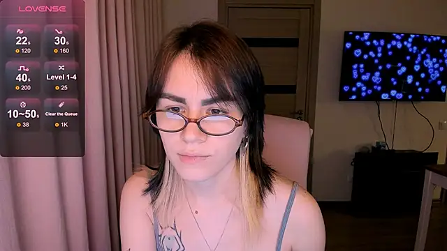 Snapshot of _selectrra chatting on 01.20.25  selectrra online show from 01.20.25