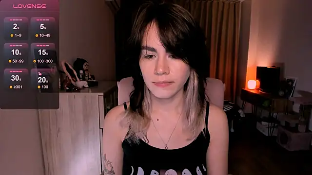 Snapshot of _selectrra chatting on 02.28.25  selectrra online show from 02.28.25