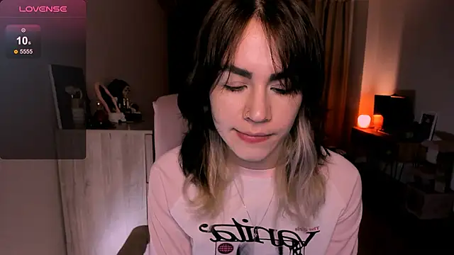 Snapshot of _selectrra chatting on 03.13.25  selectrra online show from 03.13.25