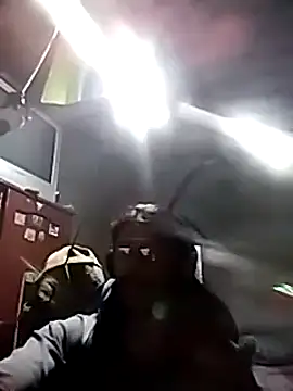 Snapshot of davidatration15 chatting on 01.14.25 davidatration15 online show from 01.14.25