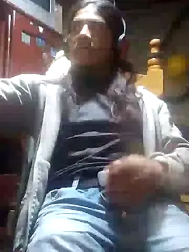 Snapshot of davidatration15 chatting on 10.23.25 davidatration15 online show from 10.23.25