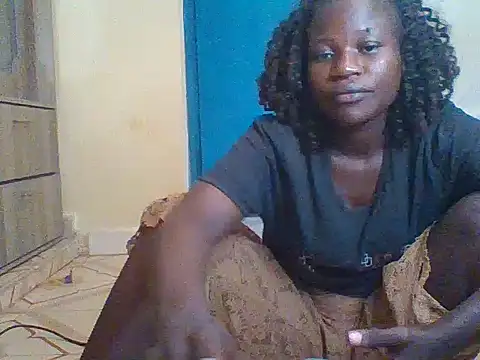 Snapshot of prettychic5 chatting on 10.27.25 prettychic5 online show from 10.27.25
