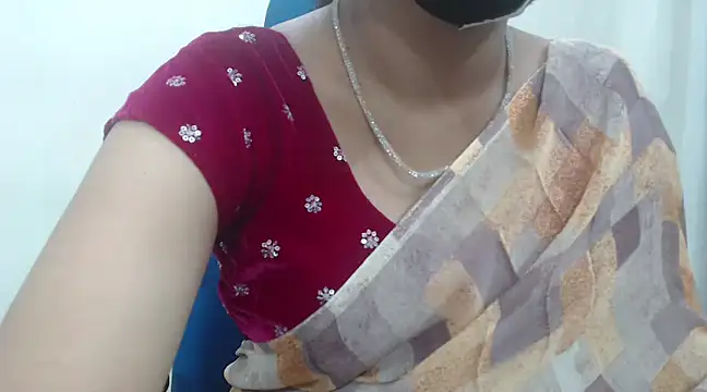 Snapshot of Lovely_Siri_23 chatting on 01.10.25 Lovely Siri 23 online show from 01.10.25