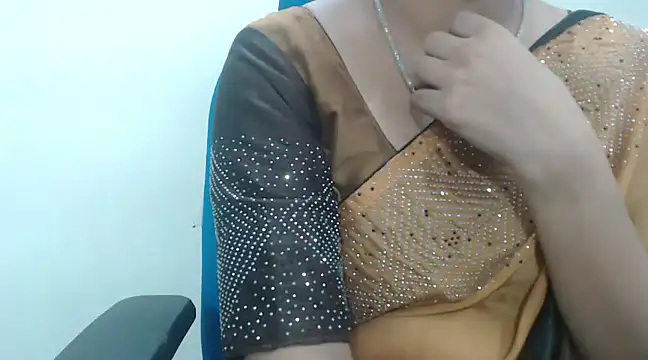 Snapshot of Lovely_Siri_23 chatting on 01.22.25 Lovely Siri 23 online show from 01.22.25