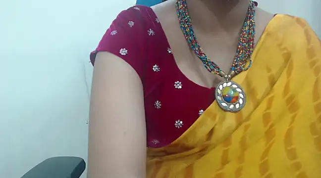 Snapshot of Lovely_Siri_23 chatting on 02.01.25 Lovely Siri 23 online show from 02.01.25