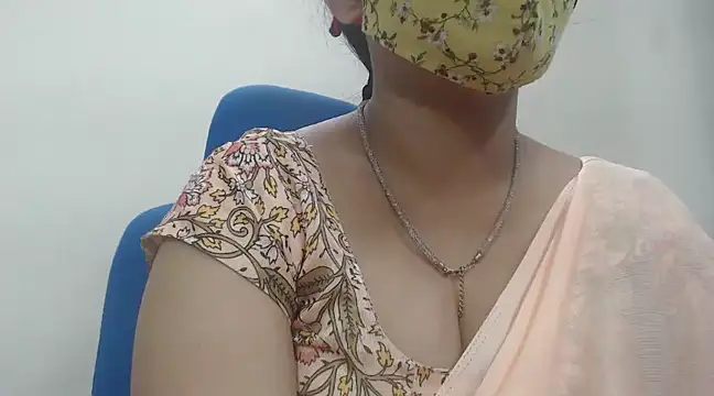 Snapshot of Lovely_Siri_23 chatting on 02.20.25 Lovely Siri 23 online show from 02.20.25