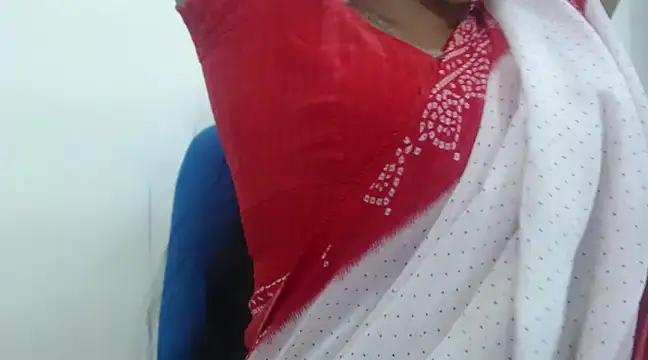 Snapshot of Lovely_Siri_23 chatting on 03.01.25 Lovely Siri 23 online show from 03.01.25