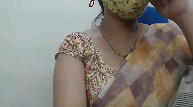 Snapshot of Lovely_Siri_23 chatting on 03.03.25 Lovely Siri 23 online show from 03.03.25