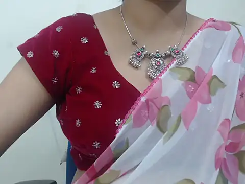 Snapshot of Lovely_Siri_23 chatting on 09.11.25 Lovely Siri 23 online show from 09.11.25