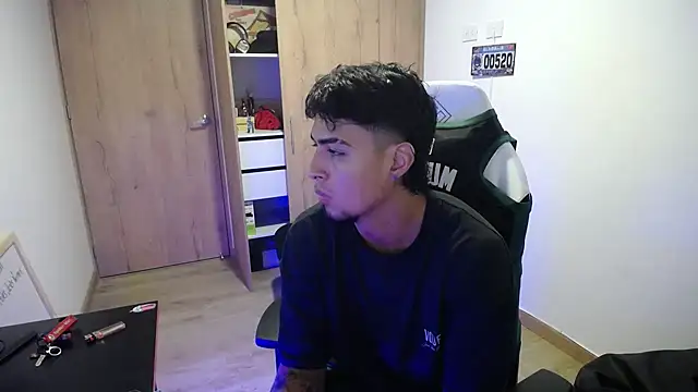 Snapshot of matias_bianco chatting on 09.25.25 matias bianco online show from 09.25.25