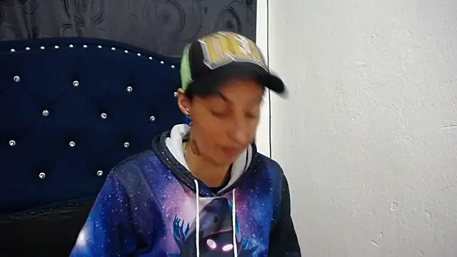 Snapshot of anyu1306 chatting on 01.04.25 anyu1306 online show from 01.04.25