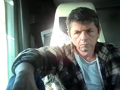 Snapshot of czarek888 chatting on 10.25.25 czarek888 online show from 10.25.25