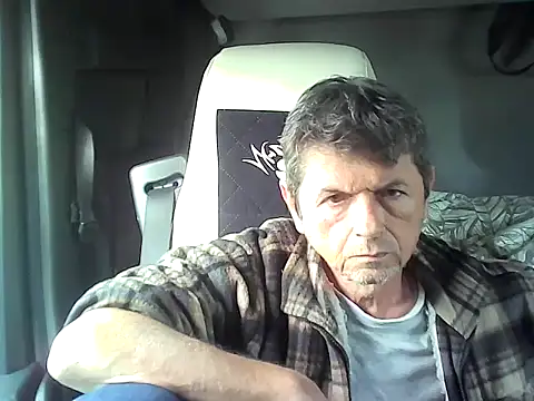 Snapshot of czarek888 chatting on 10.26.25 czarek888 online show from 10.26.25