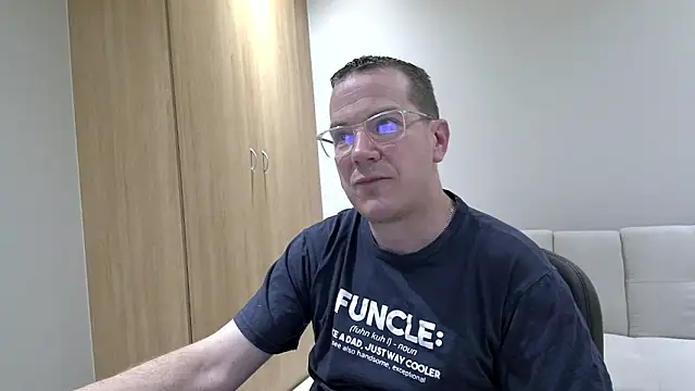 Snapshot of BrettJ81 chatting on 10.14.25 BrettJ81 online show from 10.14.25