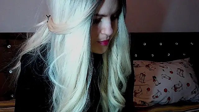 Snapshot of Sara4uu chatting on 09.14.25 Sara4uu online show from 09.14.25