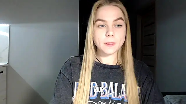 Snapshot of Sunbeam_ chatting on 12.27.24 Sunbeam online show from 12.27.24