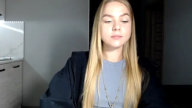 Snapshot of Sunbeam_ chatting on 09.22.25 Sunbeam online show from 09.22.25