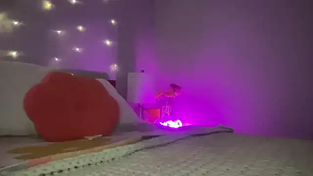 Snapshot of Fitnessbabe69 chatting on 12.07.24 Fitnessbabe69 online show from 12.07.24